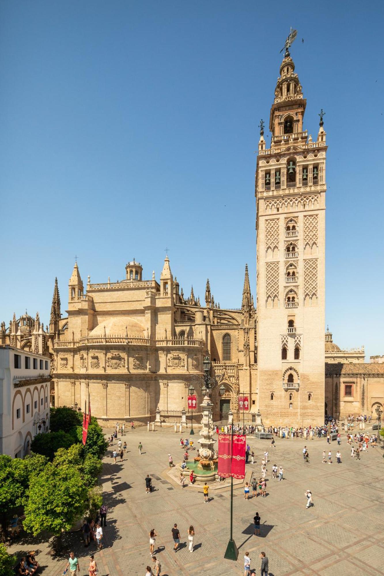Lujoso Apartamento A Los Pies De La Catedral Sevilha Exterior foto